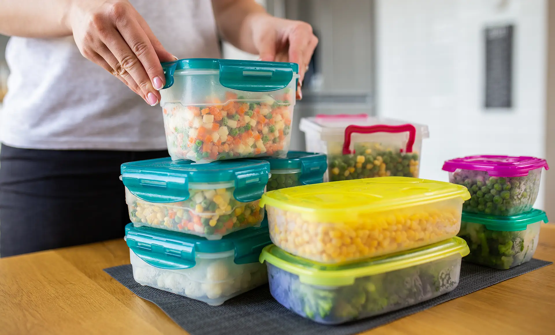 Plastic food containers